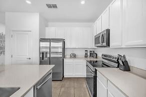 Upstay - 20-guest-all-theme-rooms-pool-spa-theatre