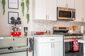 Upstay - Disney Themed House - Sleeps 16