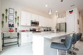 Upstay - Disney Themed House - Sleeps 16