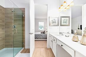 20 Guest Family-friendly Mansion at Sonoma Resort