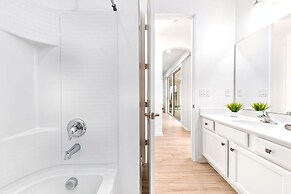 20 Guest Family-friendly Mansion at Sonoma Resort