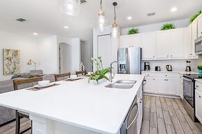 20 Guest Family-friendly Mansion at Sonoma Resort