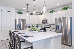 20 Guest Family-friendly Mansion at Sonoma Resort