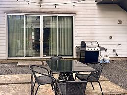 Massive Compound 20 Beds Rainey St 6 min Walk