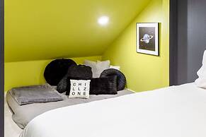 5 000 SQ FT Private 10br Compound DT 6 Min Drive