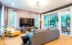 5 000 SQ FT Private 10br Compound DT 6 Min Drive