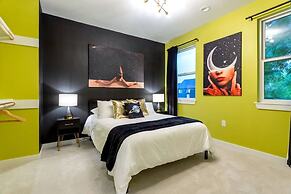 5 000 SQ FT Private 10br Compound DT 6 Min Drive