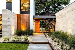 Eastside Mansion Pool Rainey St 7 min Drive