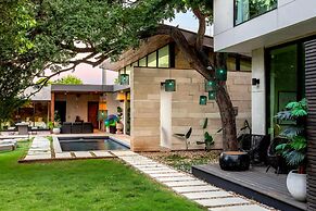 Eastside Mansion Pool Rainey St 7 min Drive