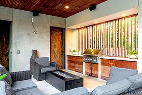 Eastside Mansion Pool Rainey St 7 min Drive