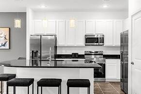 Upstay - Ultimate Orlando Oasis w Pool and Hot Tub