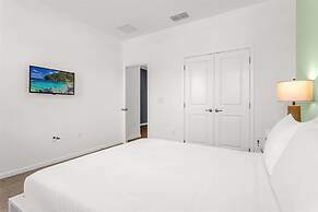 Upstay - Ultimate Orlando Oasis w Pool and Hot Tub