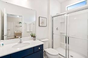 Upstay - 31-guest Home w Pool-hot Tub-cinema-games