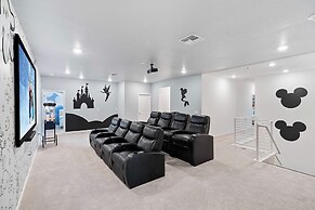Upstay - 31-guest Home w Pool-hot Tub-cinema-games