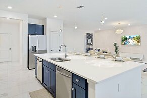 Upstay - 31-guest Home w Pool-hot Tub-cinema-games