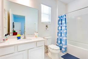 Modern Pool Home w Games Hot Tub and BBQ