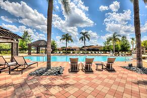 Modern Pool Home w Games Hot Tub and BBQ