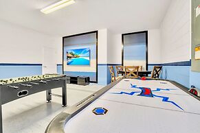 Upstay - 19-guest Resort Home w Pool Hottub Disney
