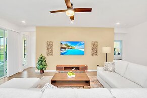 Upstay - 19-guest Resort Home w Pool Hottub Disney