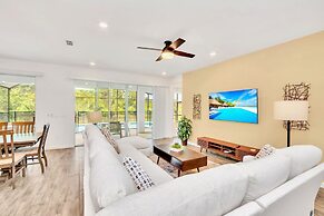 Upstay - 19-guest Resort Home w Pool Hottub Disney