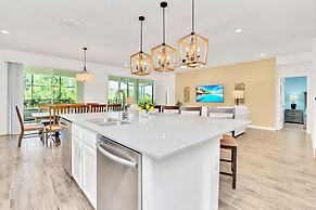 Upstay - 19-guest Resort Home w Pool Hottub Disney