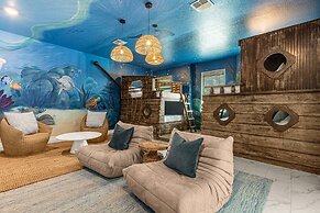 Upstay - Lakeview Mansion w Pool Spa and Cinema