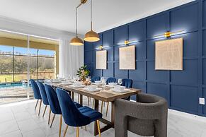 Upstay - Lakeview Mansion w Pool Spa and Cinema