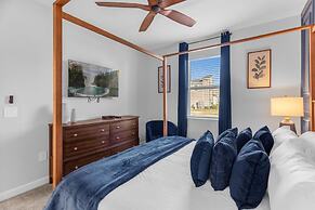 Upstay - Lakeview Mansion w Pool Spa and Cinema