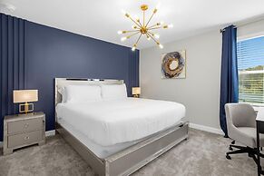 Upstay - Lakeview Mansion w Pool Spa and Cinema