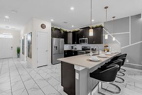 Pool Hot Tub Resort Waterslides - Sleeps 16