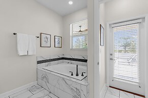 Pool Hot Tub Resort Waterslides - Sleeps 16