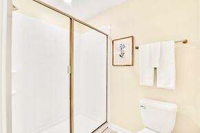 Pool Hot Tub Resort Waterslides - Sleeps 16