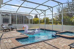 Pool Hot Tub Resort Waterslides - Sleeps 16