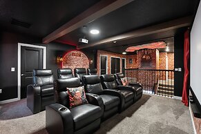 Pool Hot Tub Resort Waterslides - Sleeps 16