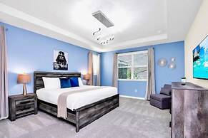 Upstay - 20-guest Home w Hot Tub-pool-bbq-arcade