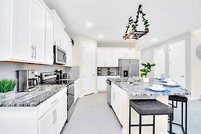 Upstay - 20-guest Home w Hot Tub-pool-bbq-arcade