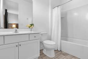 Upstay - 13-bedroom Resort Home w Pool Hot Tub BBQ