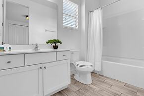 Upstay - 13-bedroom Resort Home w Pool Hot Tub BBQ