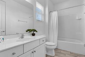 Upstay - 13-bedroom Resort Home w Pool Hot Tub BBQ