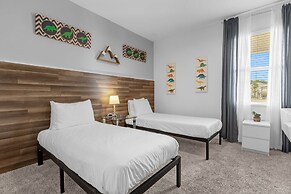 Upstay - 13-bedroom Resort Home w Pool Hot Tub BBQ