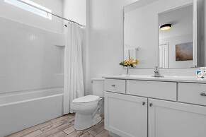 Upstay - 13-bedroom Resort Home w Pool Hot Tub BBQ