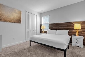 Upstay - 13-bedroom Resort Home w Pool Hot Tub BBQ