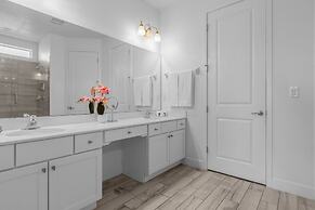 Upstay - 13-bedroom Resort Home w Pool Hot Tub BBQ