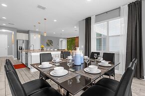 Upstay - 13-bedroom Resort Home w Pool Hot Tub BBQ