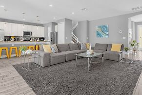 Upstay - 13-bedroom Resort Home w Pool Hot Tub BBQ