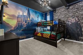 Upstay - Theme Rooms Pool Spa Theatre Arcade