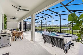 Upstay - Theme Rooms Pool Spa Theatre Arcade