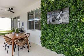 Upstay - Theme Rooms Pool Spa Theatre Arcade