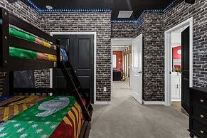 Upstay - Theme Rooms Pool Spa Theatre Arcade