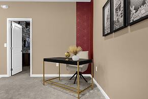 Upstay - Theme Rooms Pool Spa Theatre Arcade